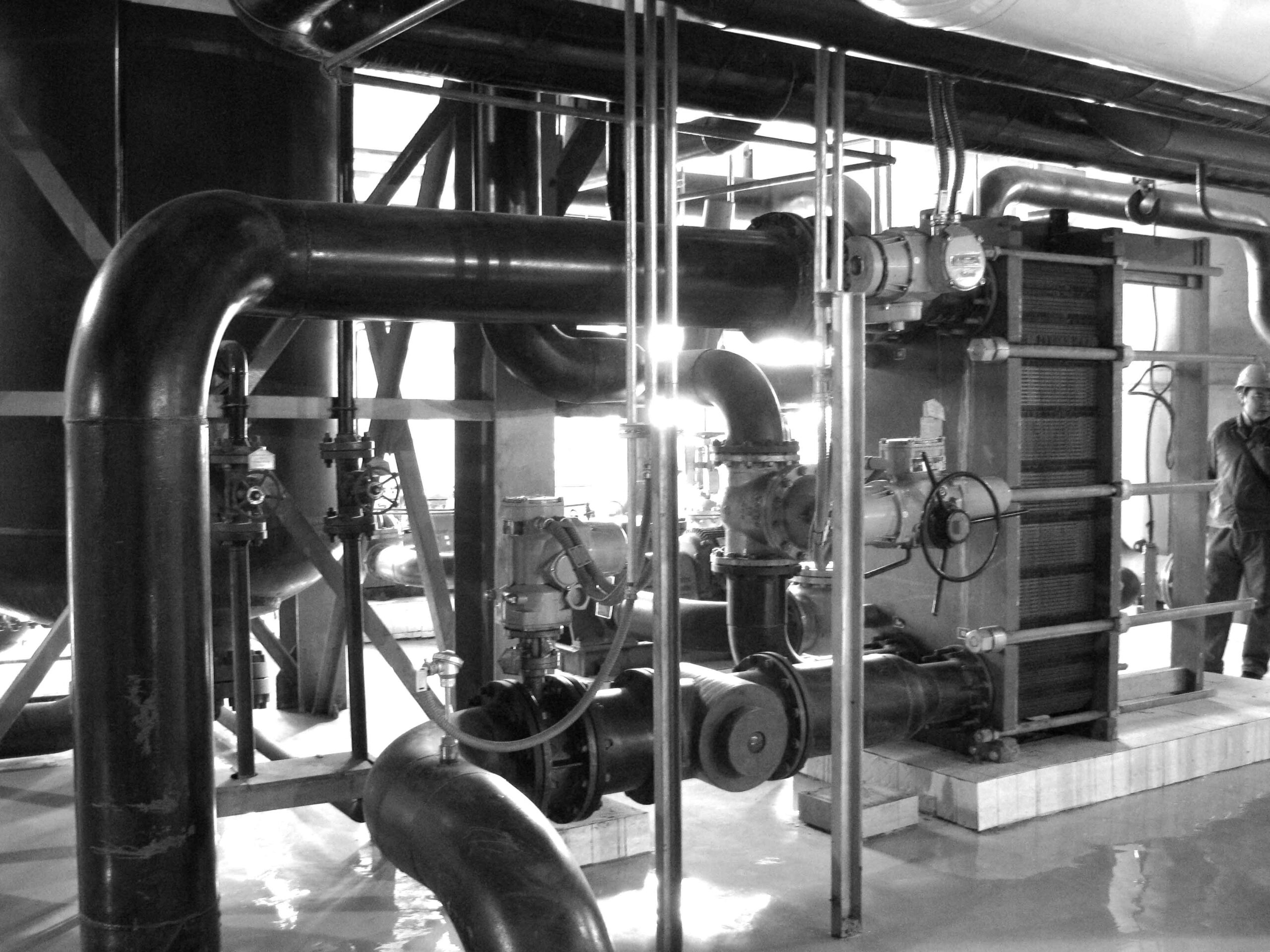 The closed circulating water cooling system in the second stage of