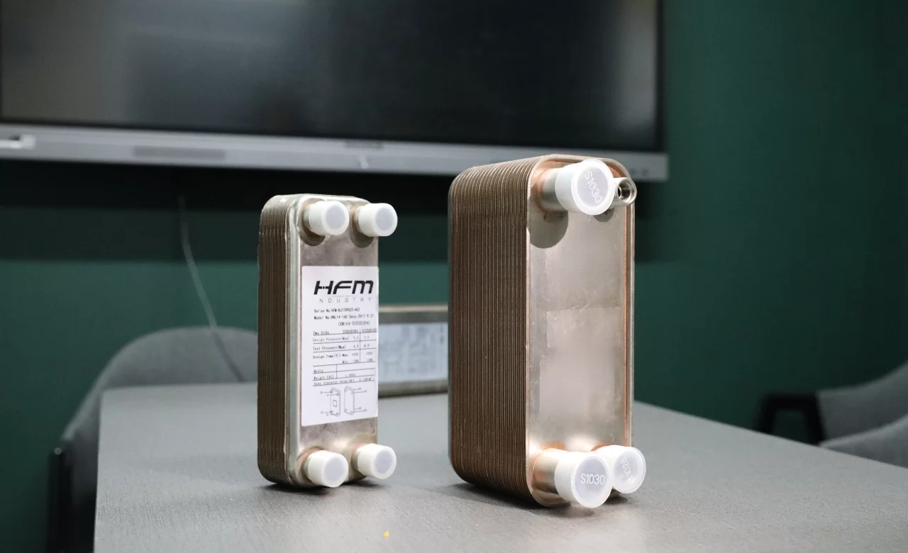 brazed heat exchanger for data center liquid cooling